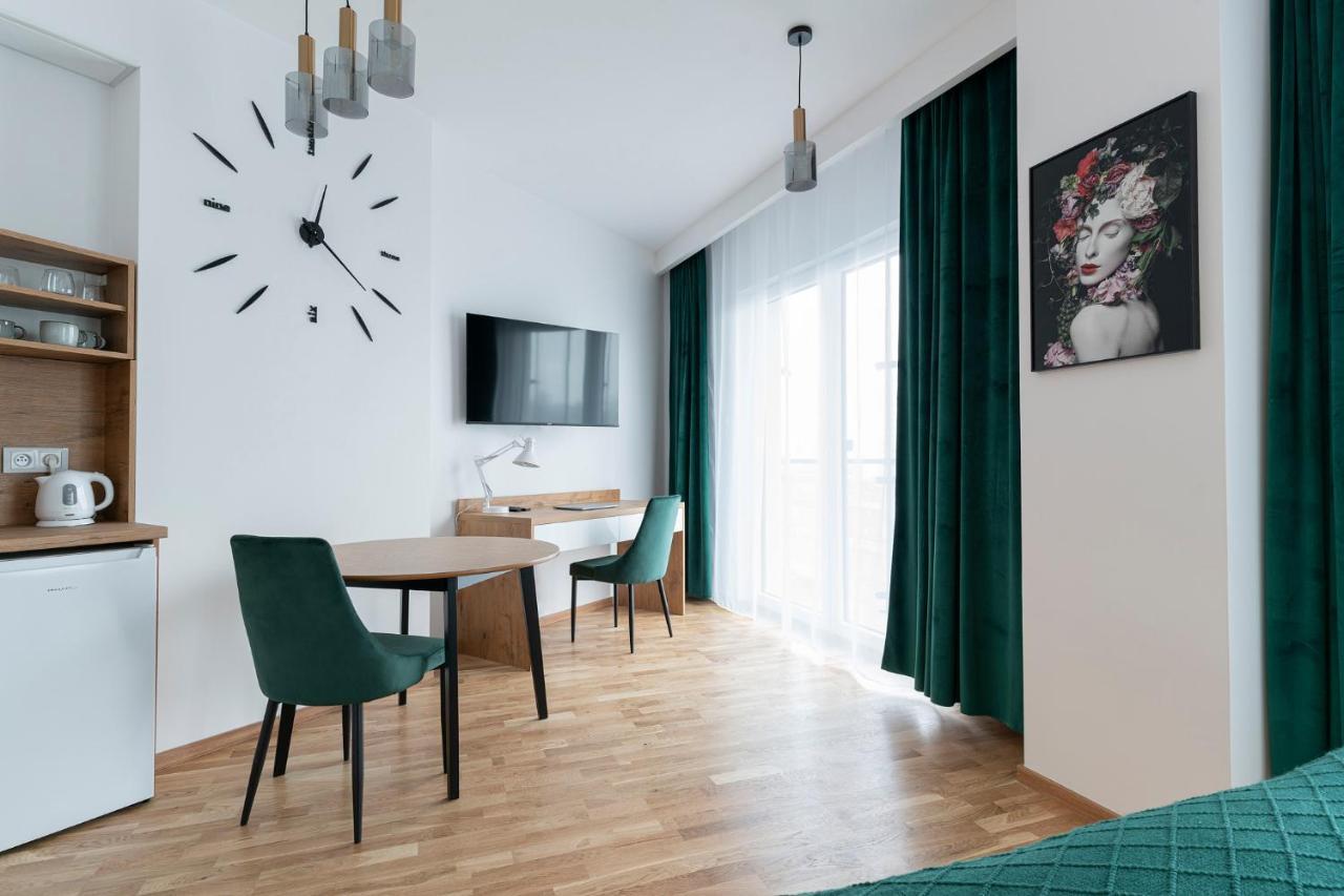 Apartamenty Wola Tower วอร์ซอ ภายนอก รูปภาพ