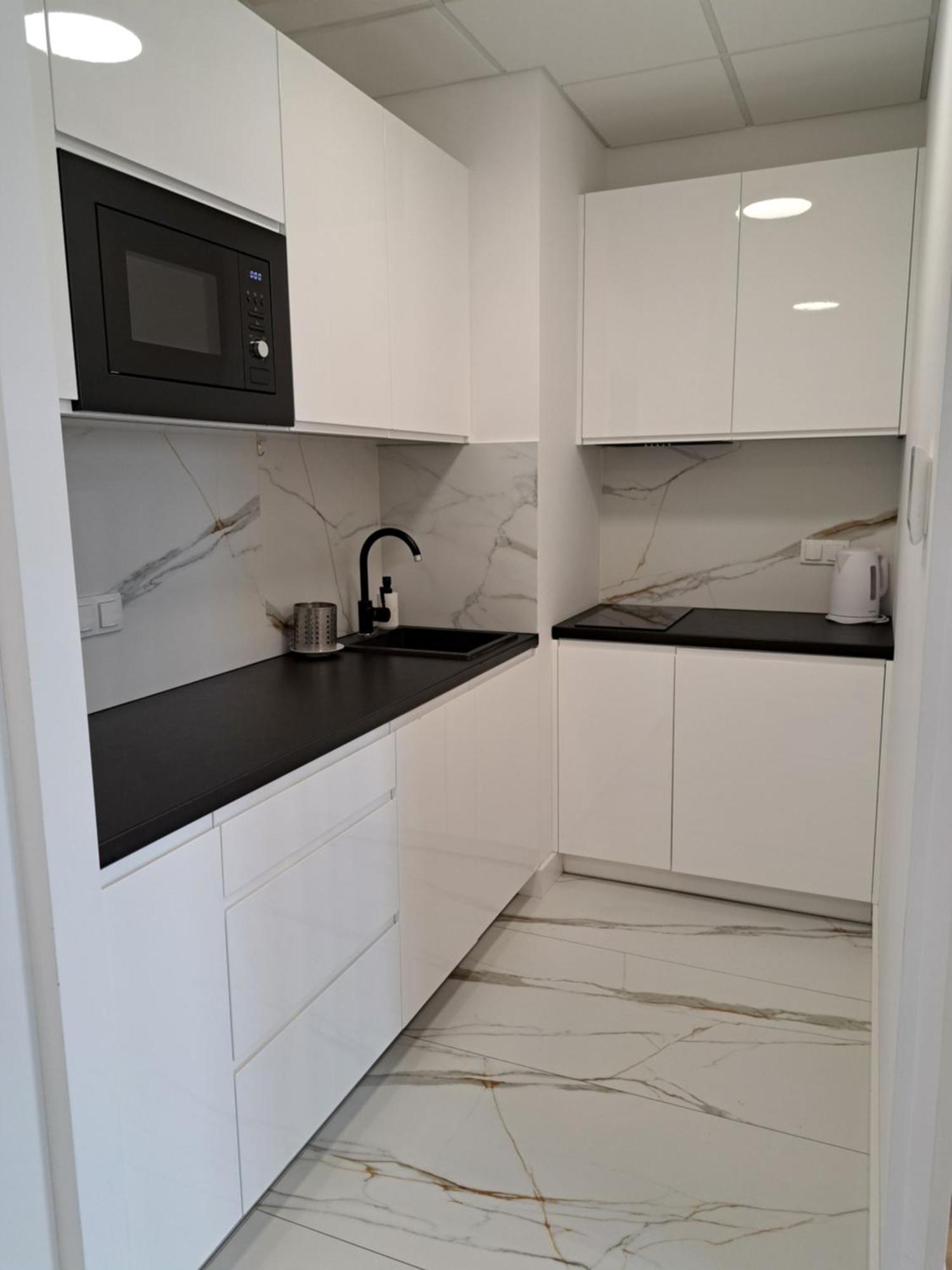Apartamenty Wola Tower วอร์ซอ ภายนอก รูปภาพ
